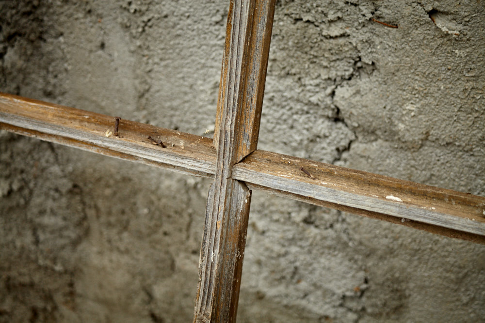 Detailansicht der alten Werkstattfenster Detailansicht der alten Werkstattfenster