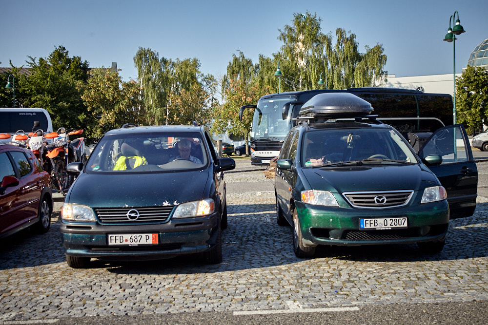 Zwei Autos - ein Ziel: Rumänien Zwei Autos - ein Ziel: Rumänien