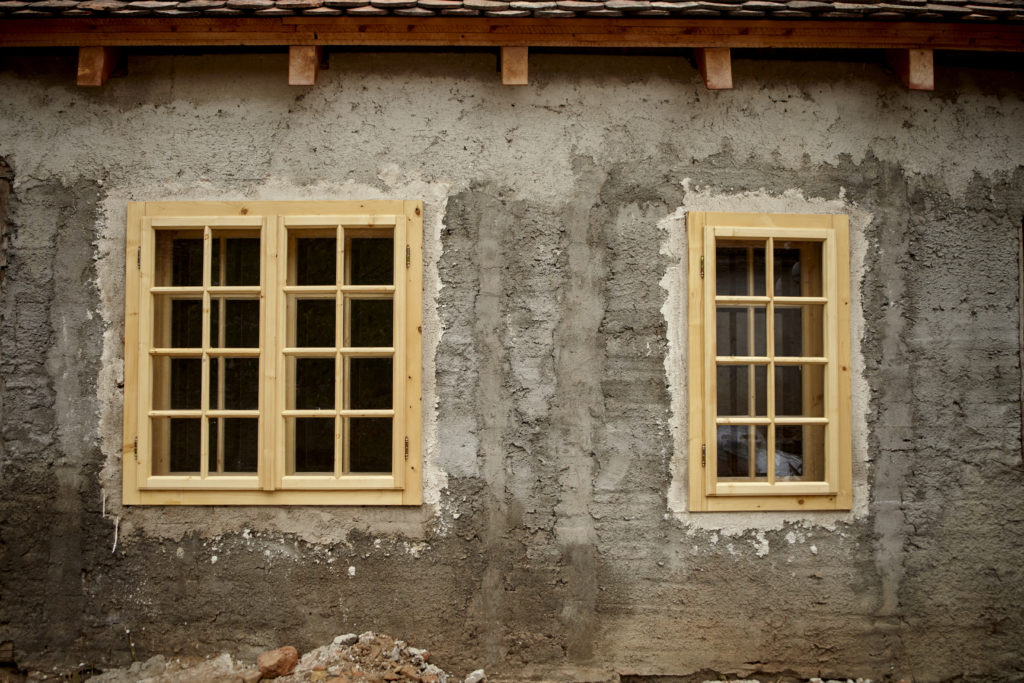 die neuen Fenster für die ehemalige Tischlerwerkstatt