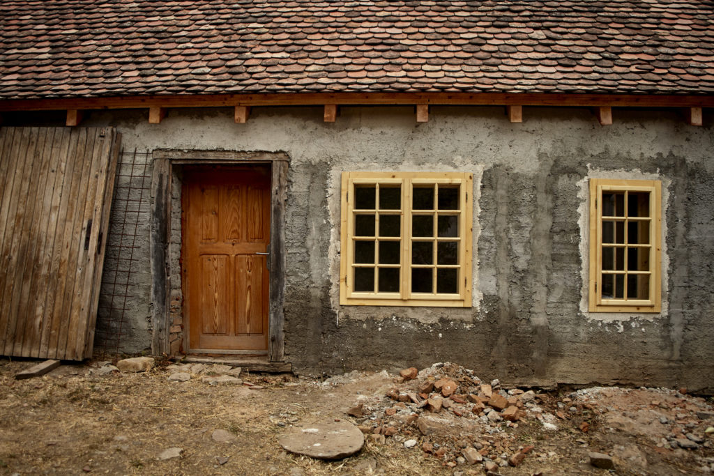 die neuen Fenster für die ehemalige Tischlerwerkstatt