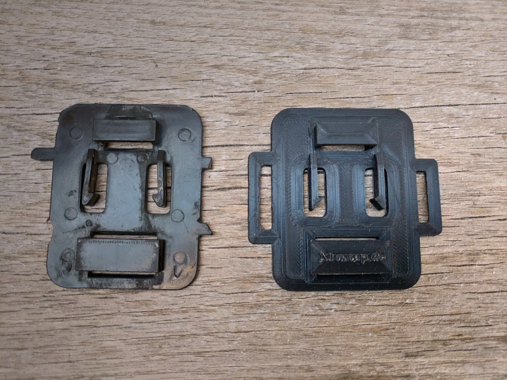 Grundplatte Zentralstecker XT550