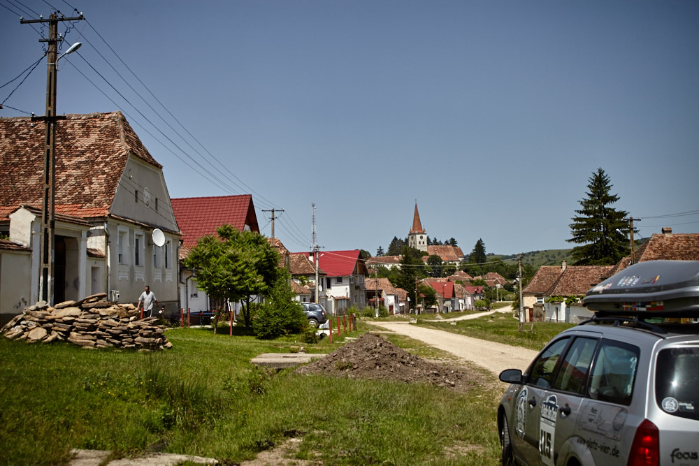 Blick vom Haus zur Kirchenburg Blick vom Haus zur Kirchenburg