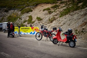 Durchfahrtskontrolle am Jaufenpass