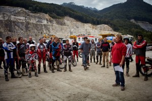 Fahrerbesprechung vor dem Start